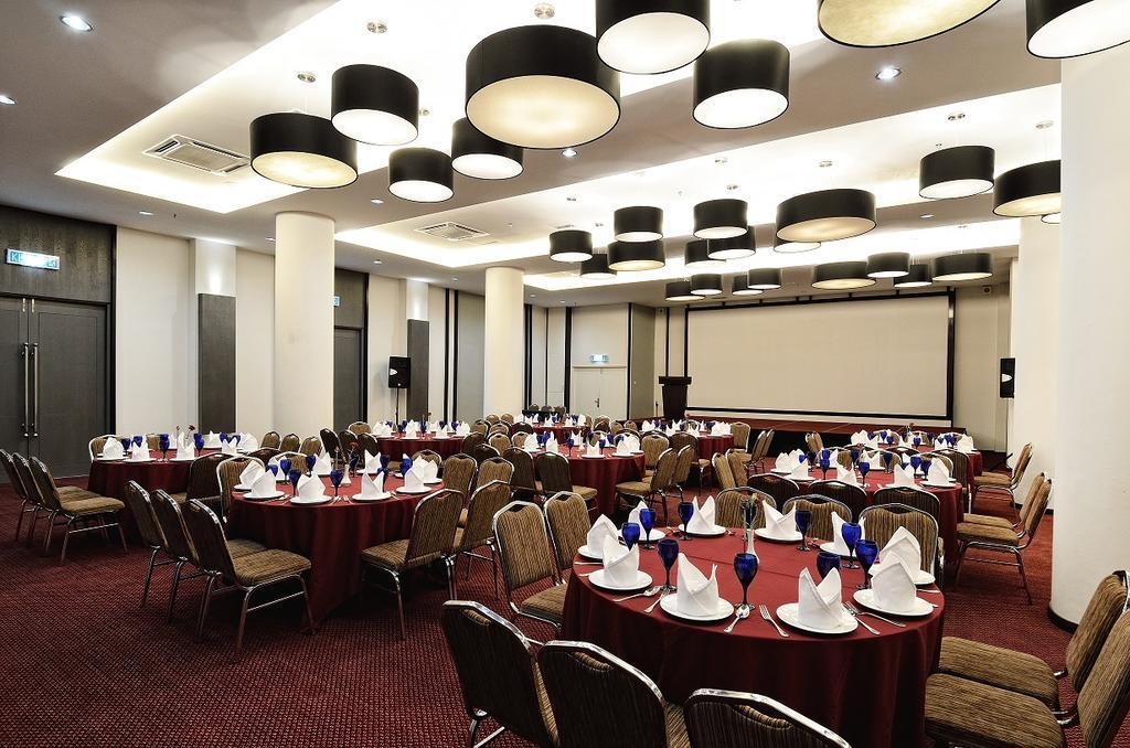 Holiday Villa Hotel & Suites Kota Bharu - Wakaf Che Yeh, Night Market Экстерьер фото