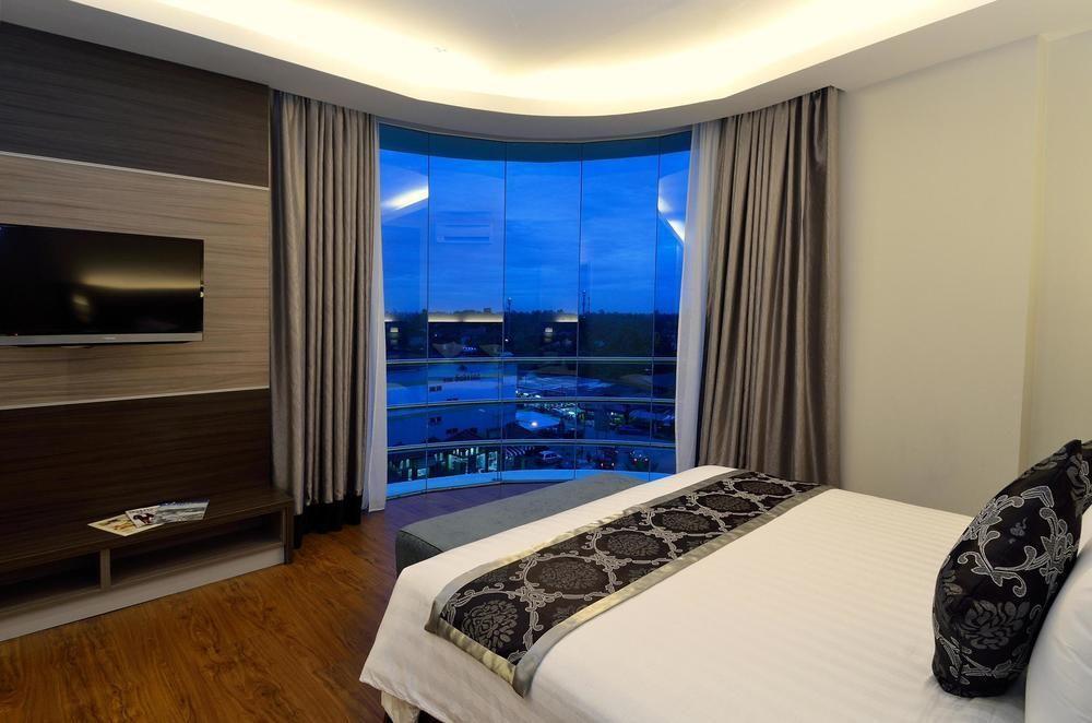 Holiday Villa Hotel & Suites Kota Bharu - Wakaf Che Yeh, Night Market Экстерьер фото