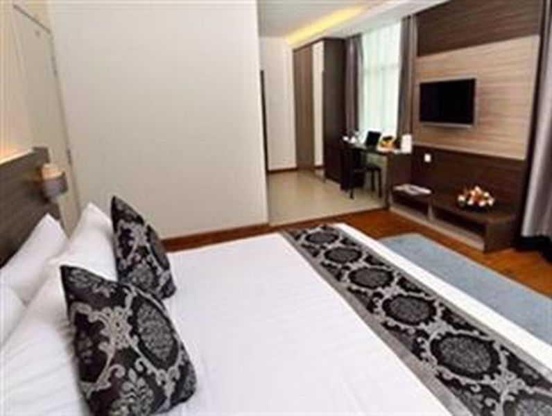 Holiday Villa Hotel & Suites Kota Bharu - Wakaf Che Yeh, Night Market Экстерьер фото