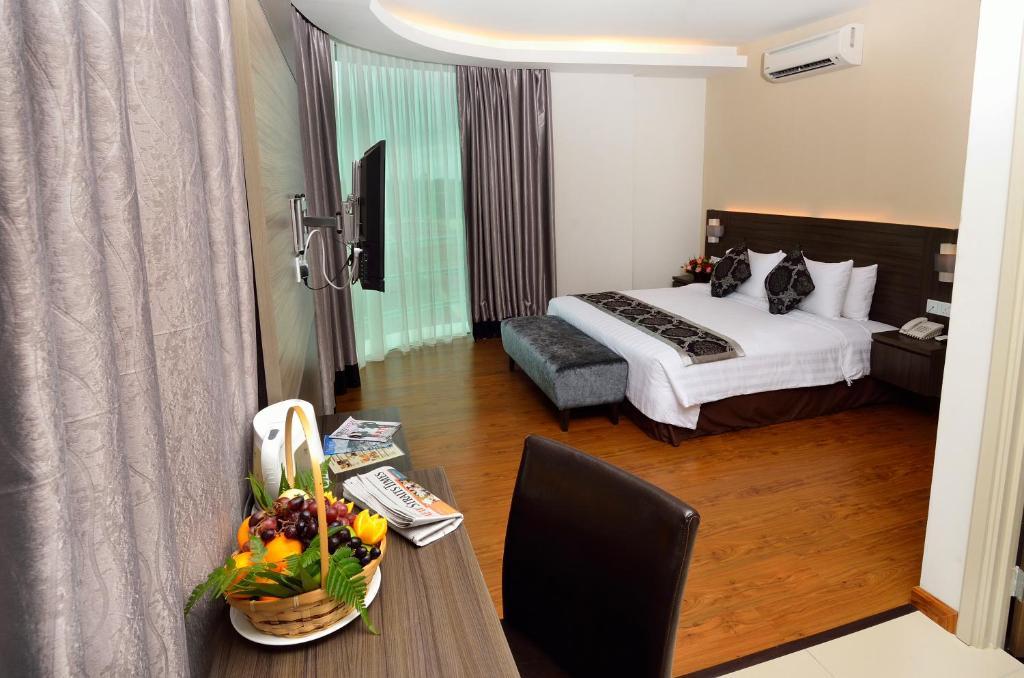 Holiday Villa Hotel & Suites Kota Bharu - Wakaf Che Yeh, Night Market Номер фото