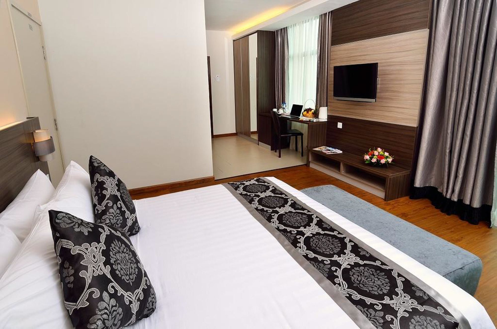 Holiday Villa Hotel & Suites Kota Bharu - Wakaf Che Yeh, Night Market Экстерьер фото